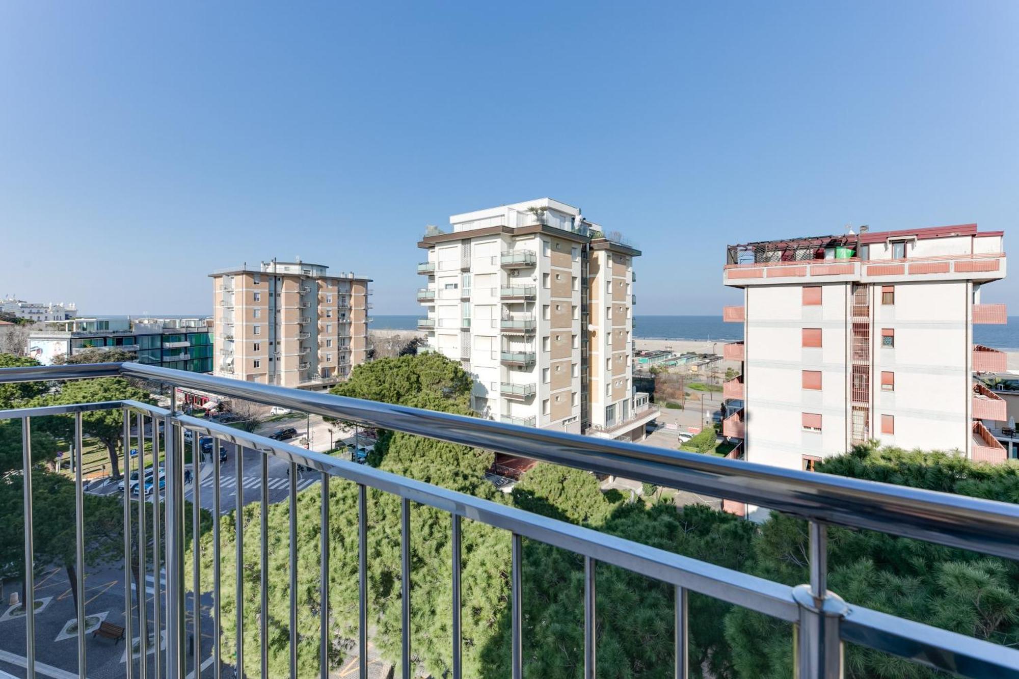 Hotel La Perla Римини Екстериор снимка